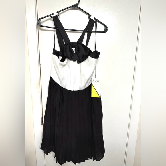 Prabal Gurung for Target - Black and white dress with bow. - Picture 2 of 6